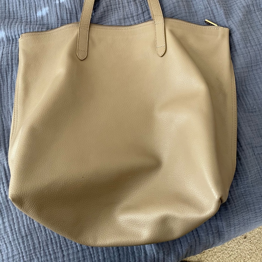Cuyana Zippered Tote Stone